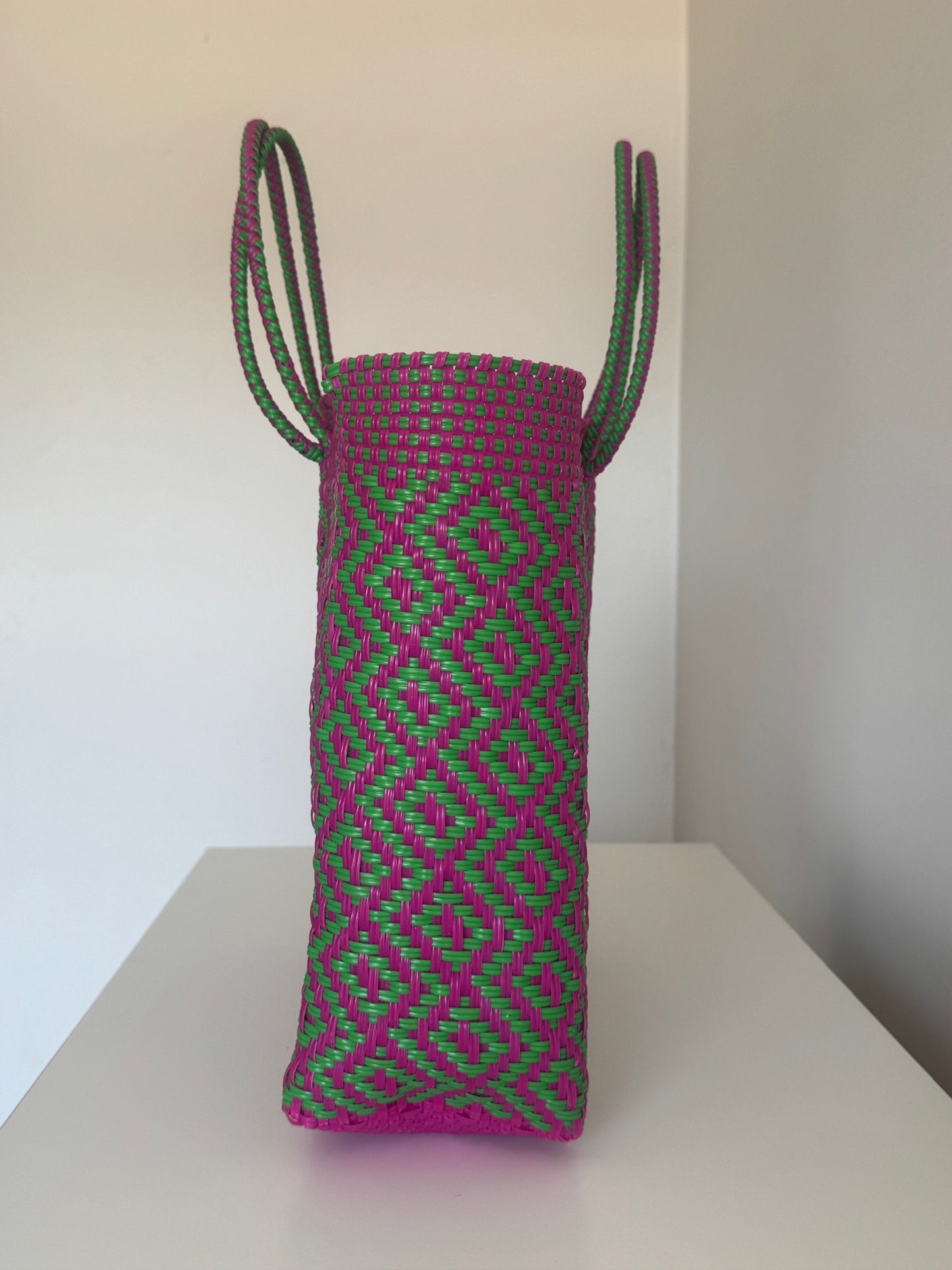 Librera Mediana Asa Corta Verde y Fucsia
